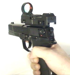 Walther Pistole CP88 mit Leuchtpunktvisier