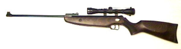 starkes Luftgewehr mit Zielfernrohr im Set