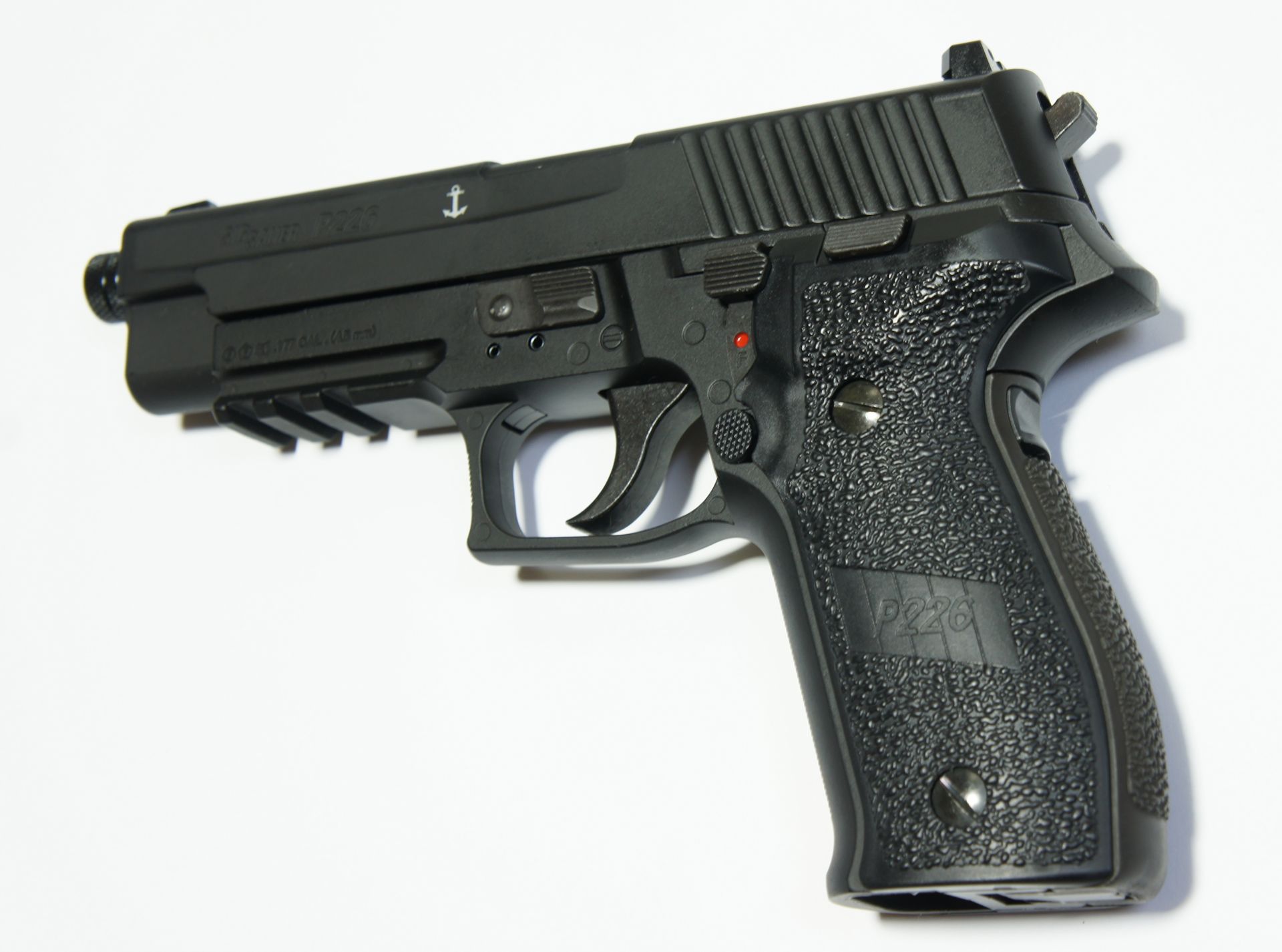 SIG P226 CO2-Pistole - 4,5 mm mit Laufgewinde 12x1