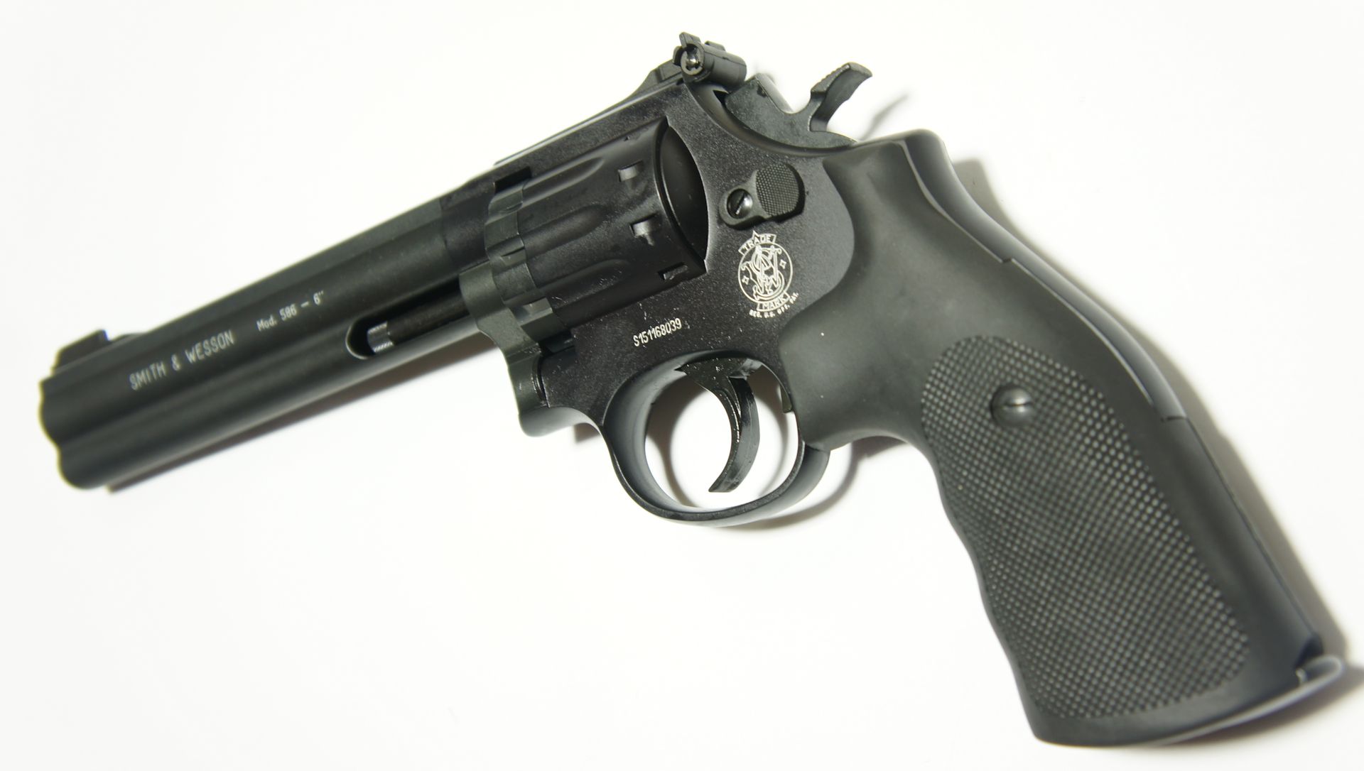 Smith & Wesson 586 CO2 Revolver mit 6 Zoll Lauf