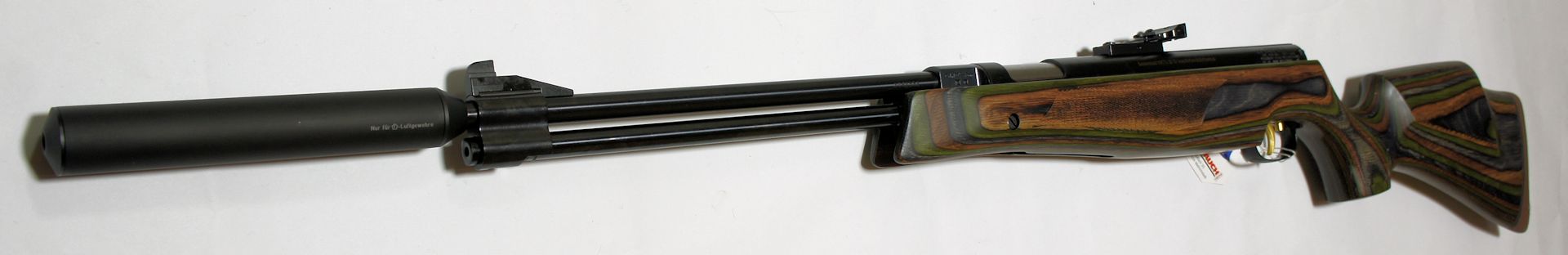 Luftgewehr HW 77 mit Laufgewinde und Schalldmpfer im grnem Schichtholzschaft