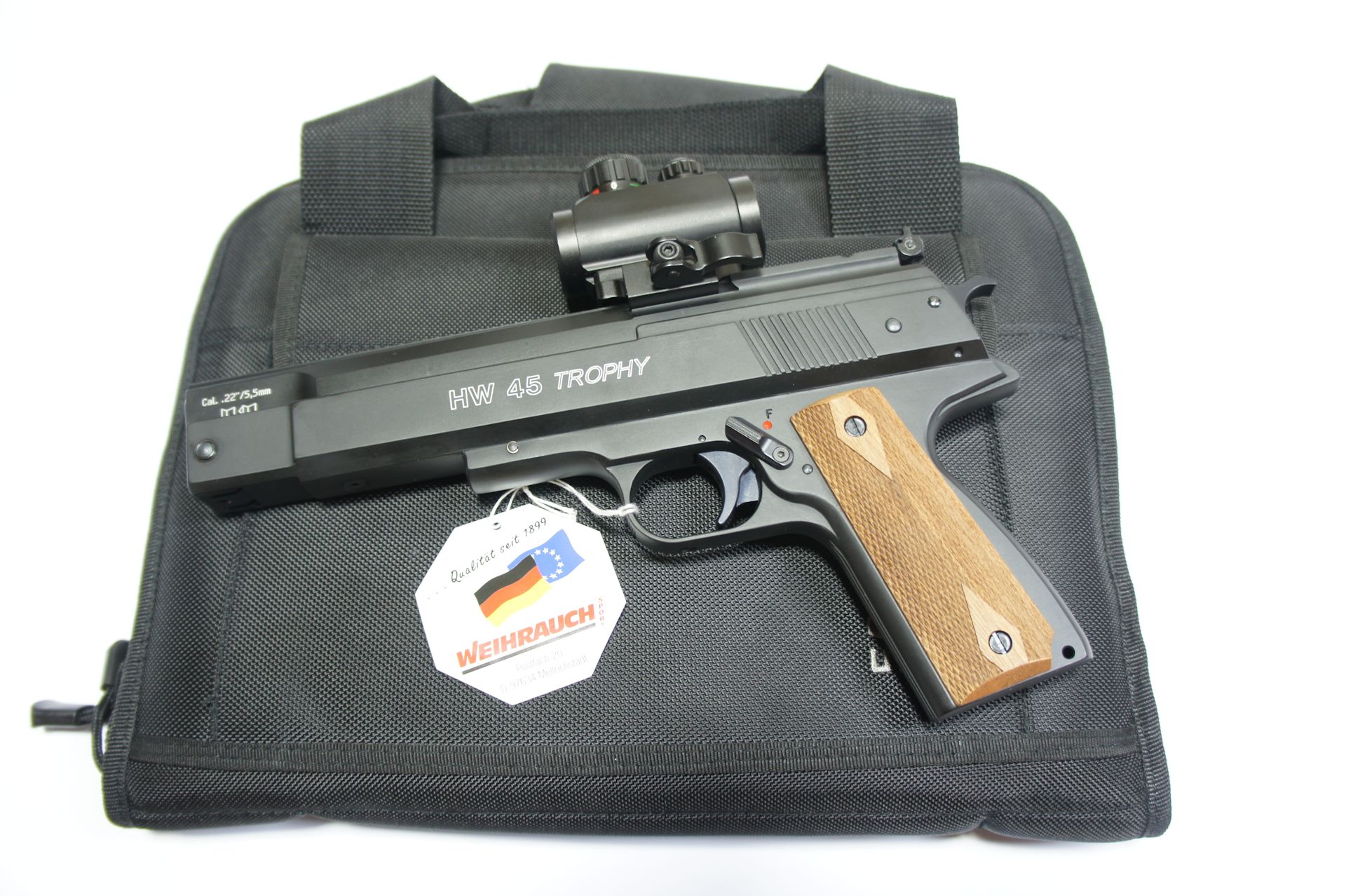 Als Zubehr fr die HW 45 Trophy RTU mit aufgesetzter Optik kann ich Ihnen <a href=1340094.htm> solche praktische Tasche Bestellnummer 1340094 </a> fr Aufbewahrung und Transport anbieten. Die Tasche wre mittels Vorhngeschloss abschliebar.