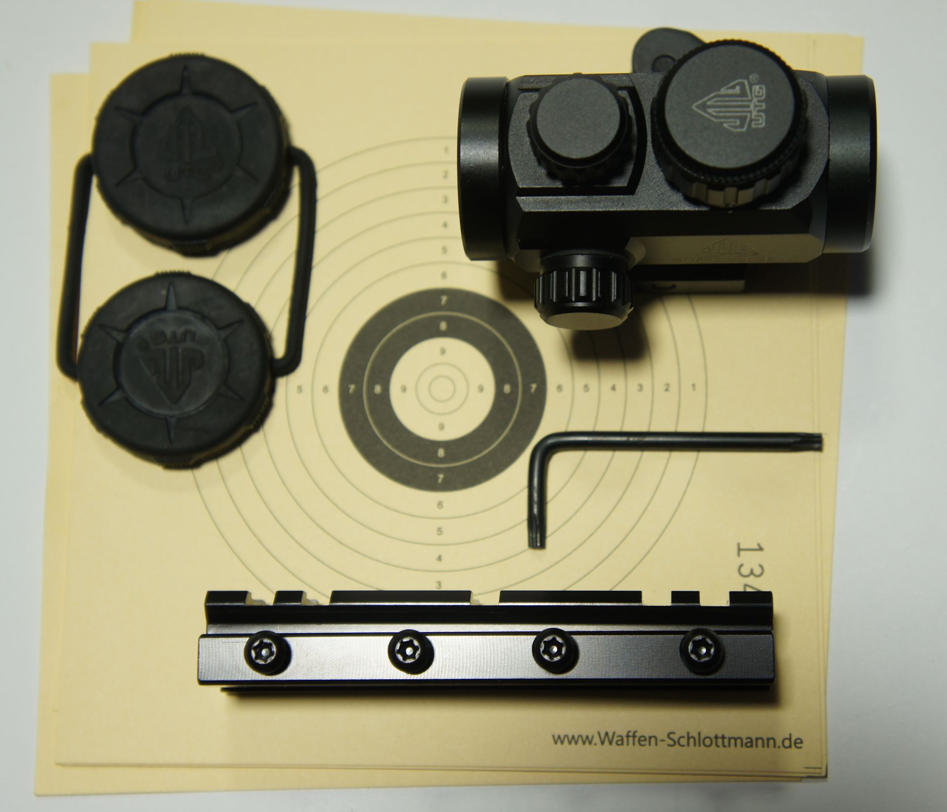 Leuchtpunktvisier UTG mit Adapter passend für 13mm Montageschiene der HW 45 und HW 75