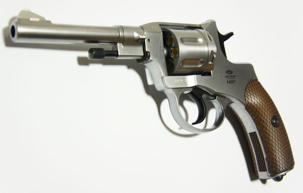 vernickelter CO2 Revolver NGT, Nagant- Nachbau der Marke Gletcher