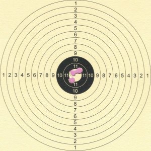 Trefferbild H&N Hohlspitzgeschosse auf 20 Meter mit Luftgewehr Weihrauch HW 77k sd (Sondermodell Fa. Schlottmann mit aufgeschraubtem Schalldmpfer, 3 Schuss)  