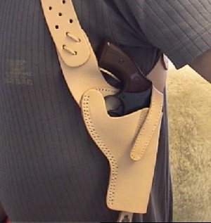 Anwendungsbeispiel Schulterholster fr Revolver