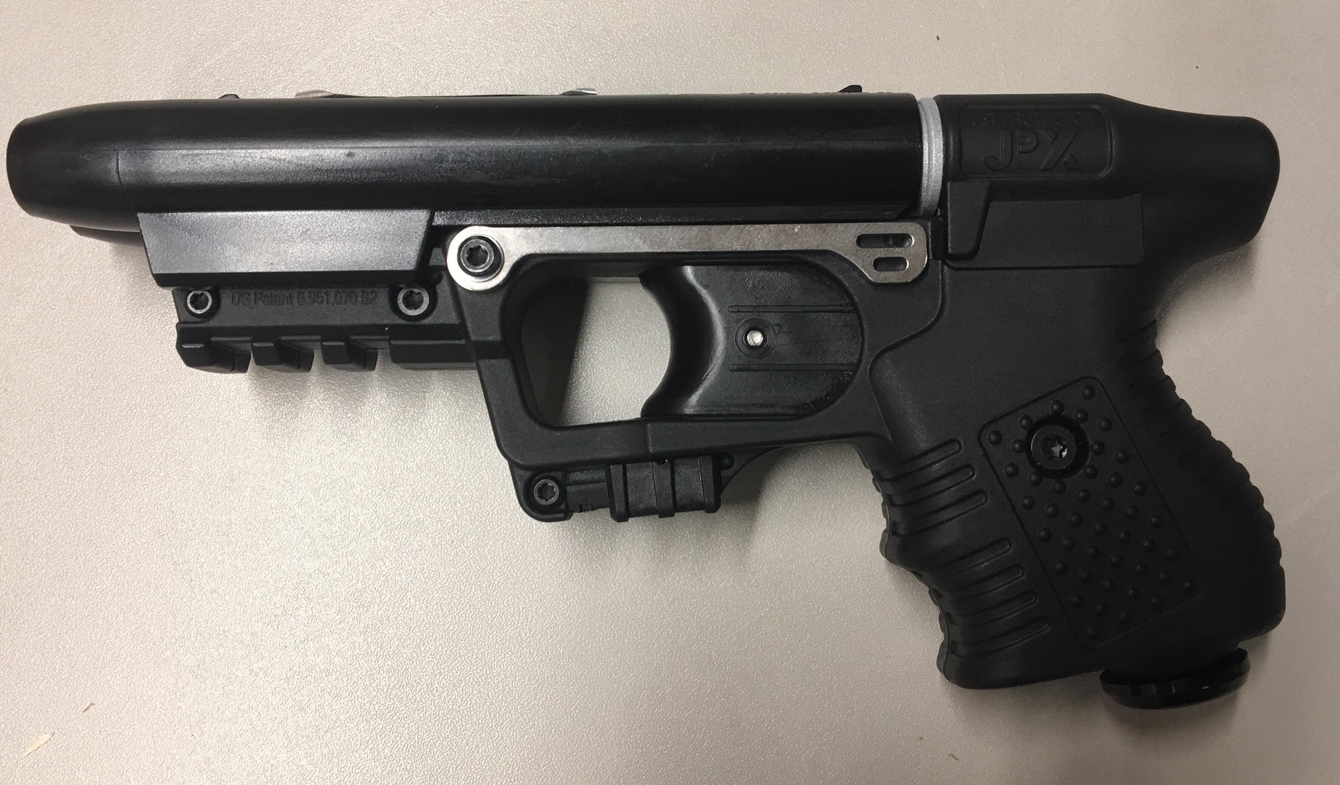 Jet Protector JPX 2 GEN1 zum Verschieen von Verteitigungswirkstoff gegen Tiere