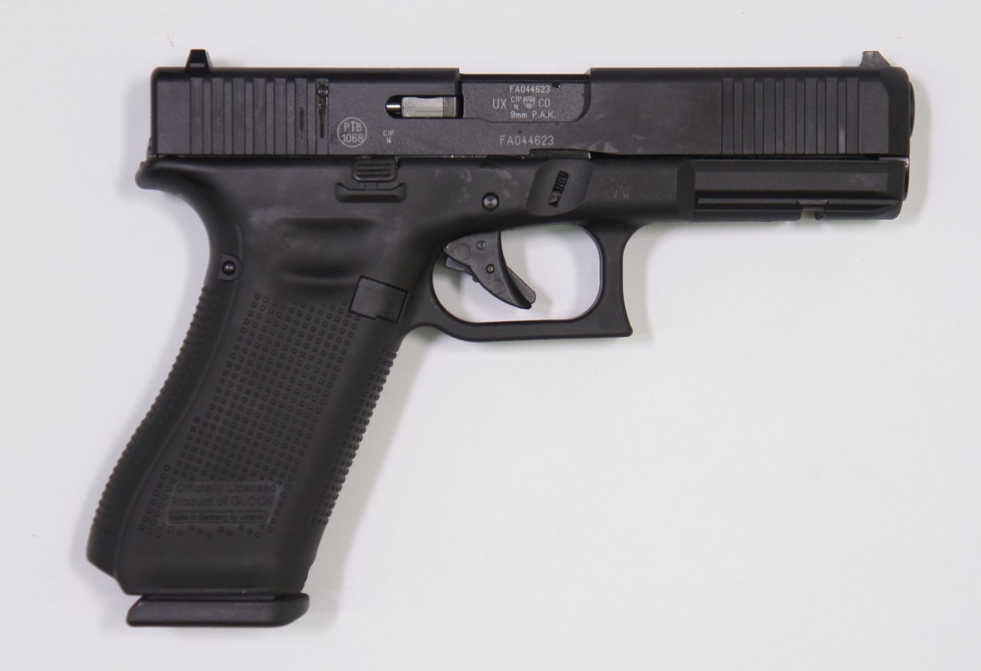 Beidseitig bedienbarer Verschlussfanghebel Garantiert sowohl Links- als auch Rechtsschützen eine einfache Handhabung der Pistole.