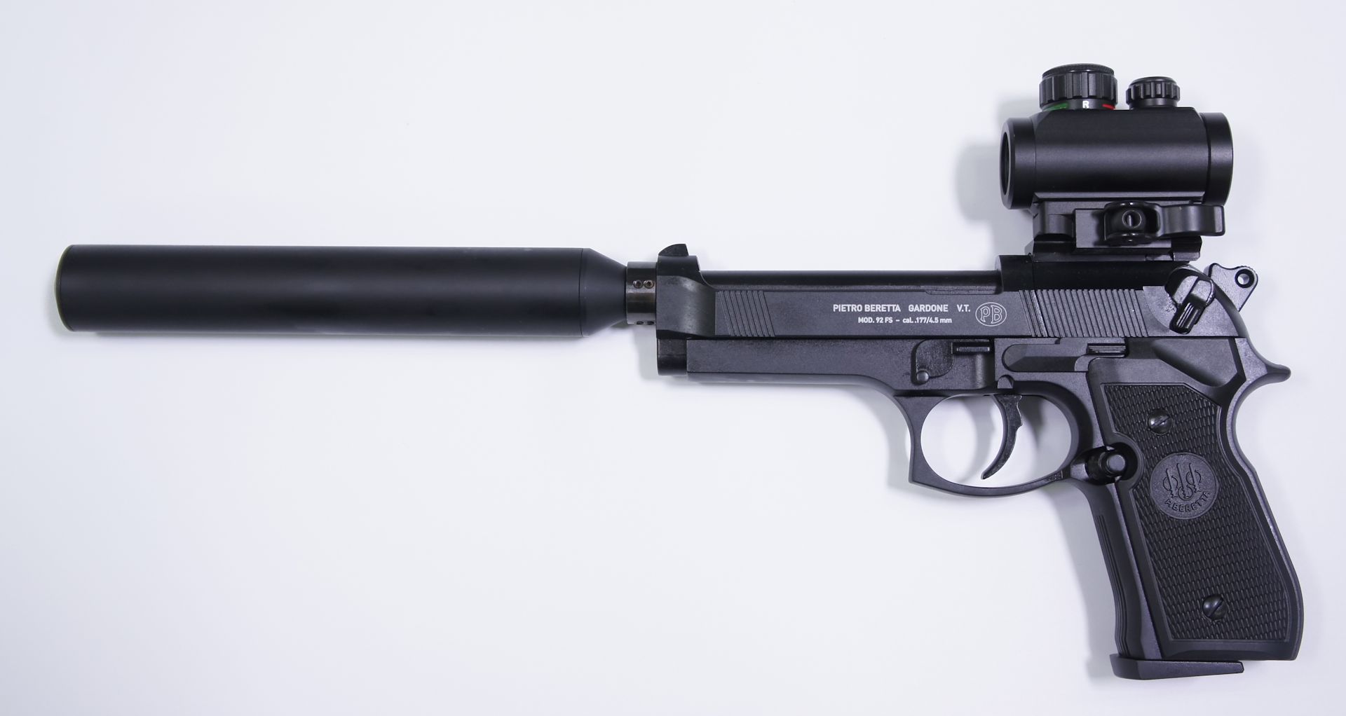 CO2 Pistole Beretta 92FS RTU mit Schalldämpfer von Weihrauch und Leuchtpunktvisier von UTG (wie angeboten)