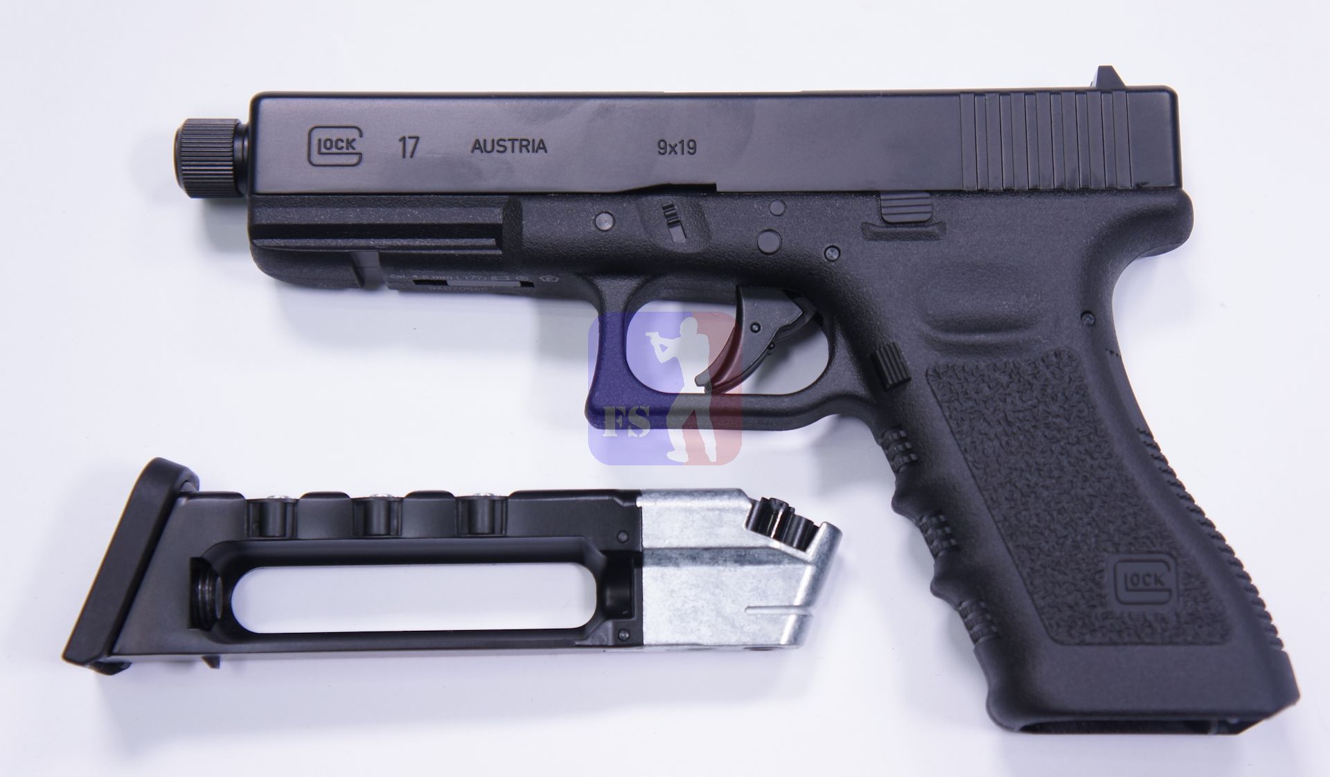 GLOCK 17 als CO2 Pistole mit 8 Schuss 4 Stck Magazinen Kaliber 4,5mm