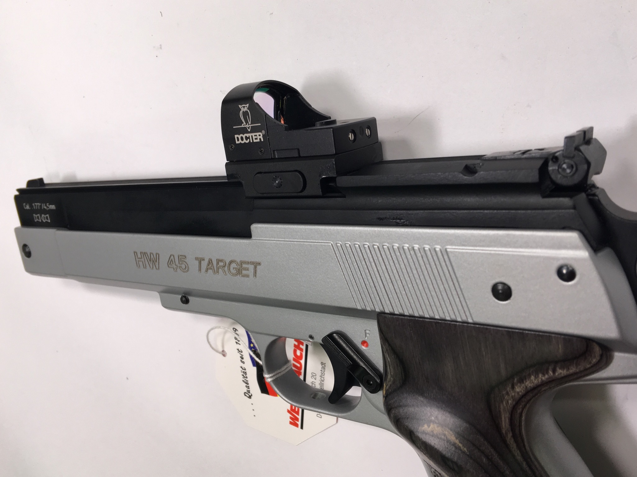 Montagebeispiel an der Luftpistole HW 45 Target mit angepasstem Montagefu