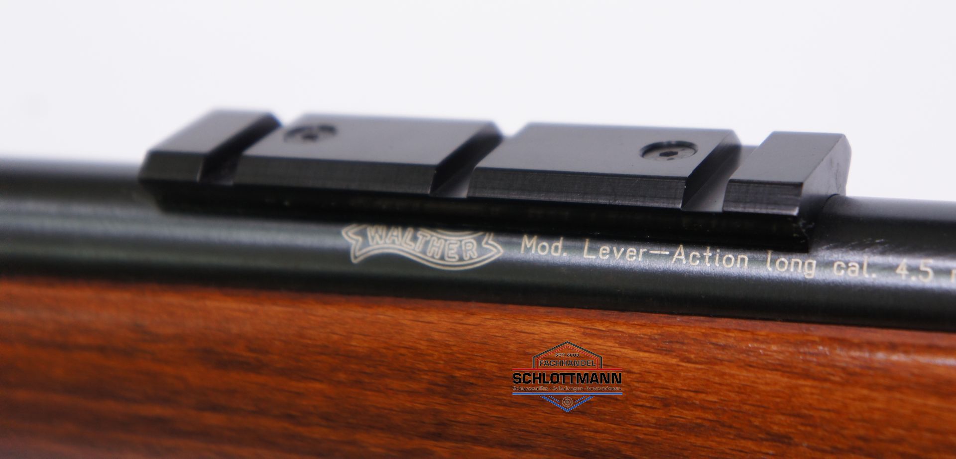 Montagebeispiel auf  <a href=1050341.htm>CO2 Gewehr Walter Leveraction </a>  