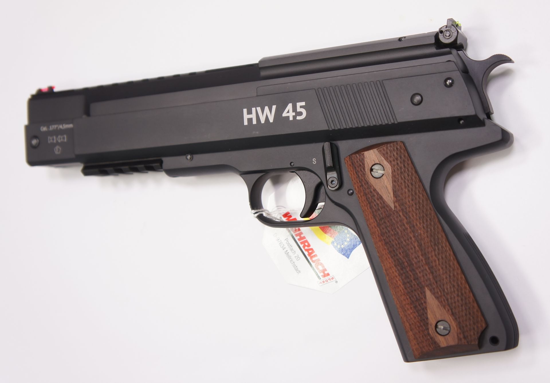 Luftpistole HW 45 in schwarz und mit hlzernen Griffschalen 