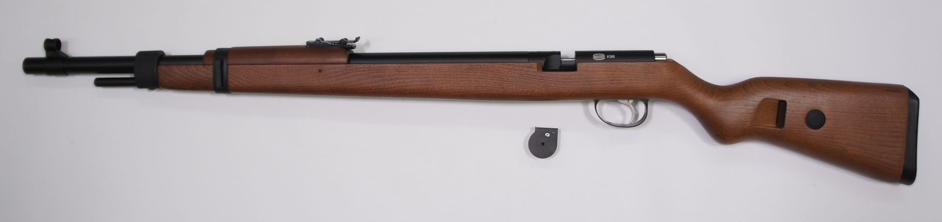 Mit dem 12-schüssigen Luftgewehr Mauser K98 PCP Kaliber 4,5mm gibt es den deutschen Klassiker der Waffengeschichte nun auch als Pressluftgewehr.
