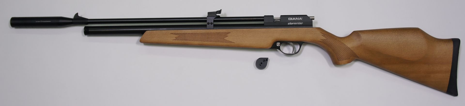Das Diana XR200 PCP Pressluftgewehr Premium Kal. 4,5mm Diabolo kann im Einzelschuss-Modus mit dem Twin-Shot-Tray oder mit 14-Schuss Trommelmagazin geschossen werden.