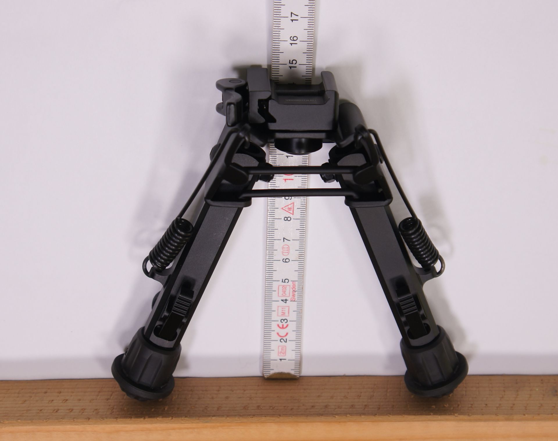 Aufstellhhe vom Zweibein TL-BP98Q, ohne die Beine auszuziehen, ca. 15cm mi