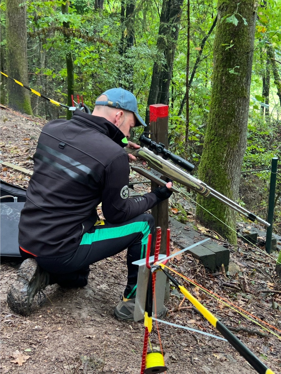 Deutsche Meisterschaft Hunter FT in Wiesbaden, Schtze Sascha Pallak, 2. Platz mit so einem Tuningkit im HW 77 K sd  (Schlottmann Edition)