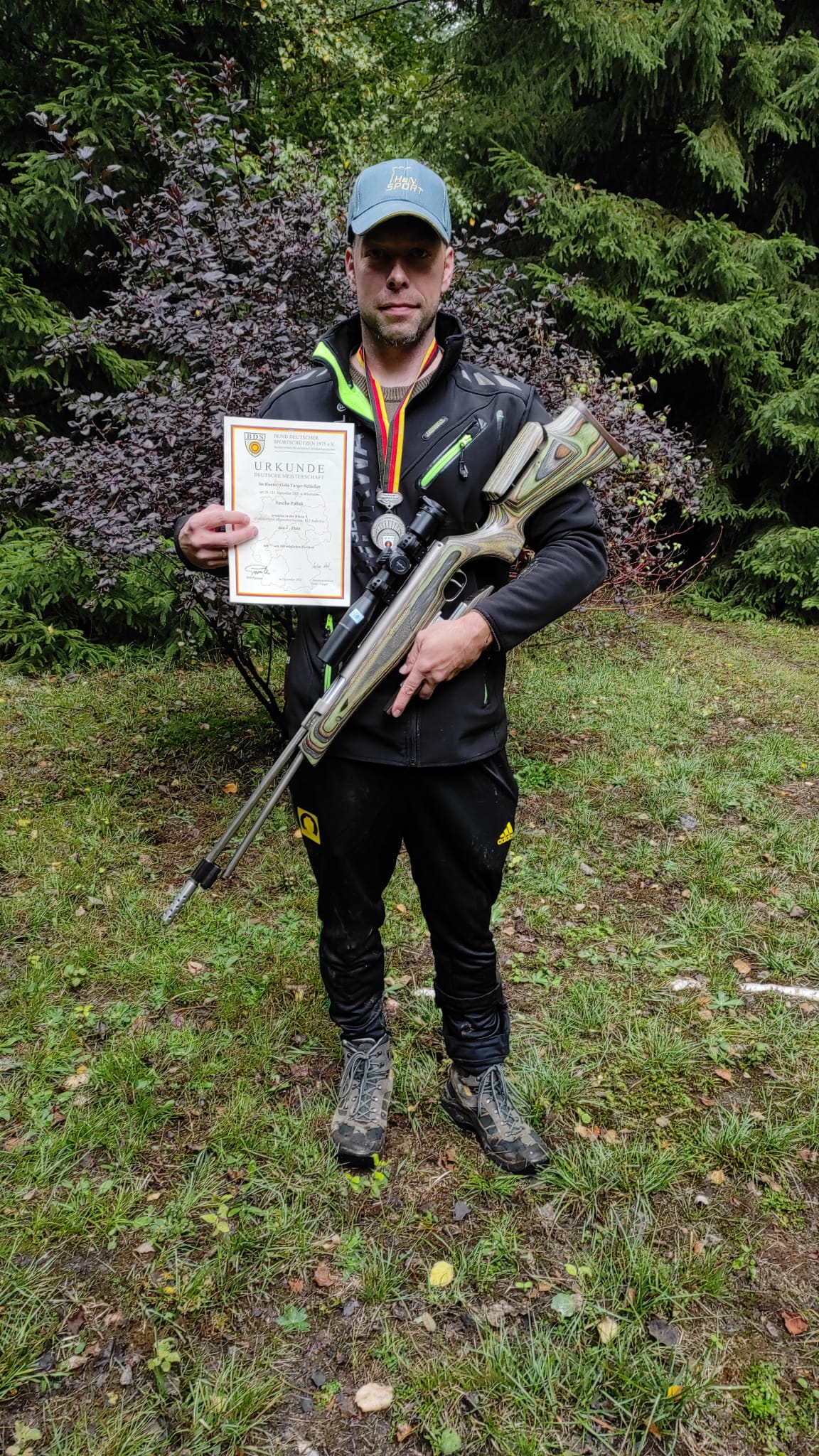 Deutsche Meisterschaft Hunter FT in Wiesbaden, Schtze Sascha Pallak, 2. Platz mit so einem Tuningkit im HW 77 K sd  (Schlottmann Edition)