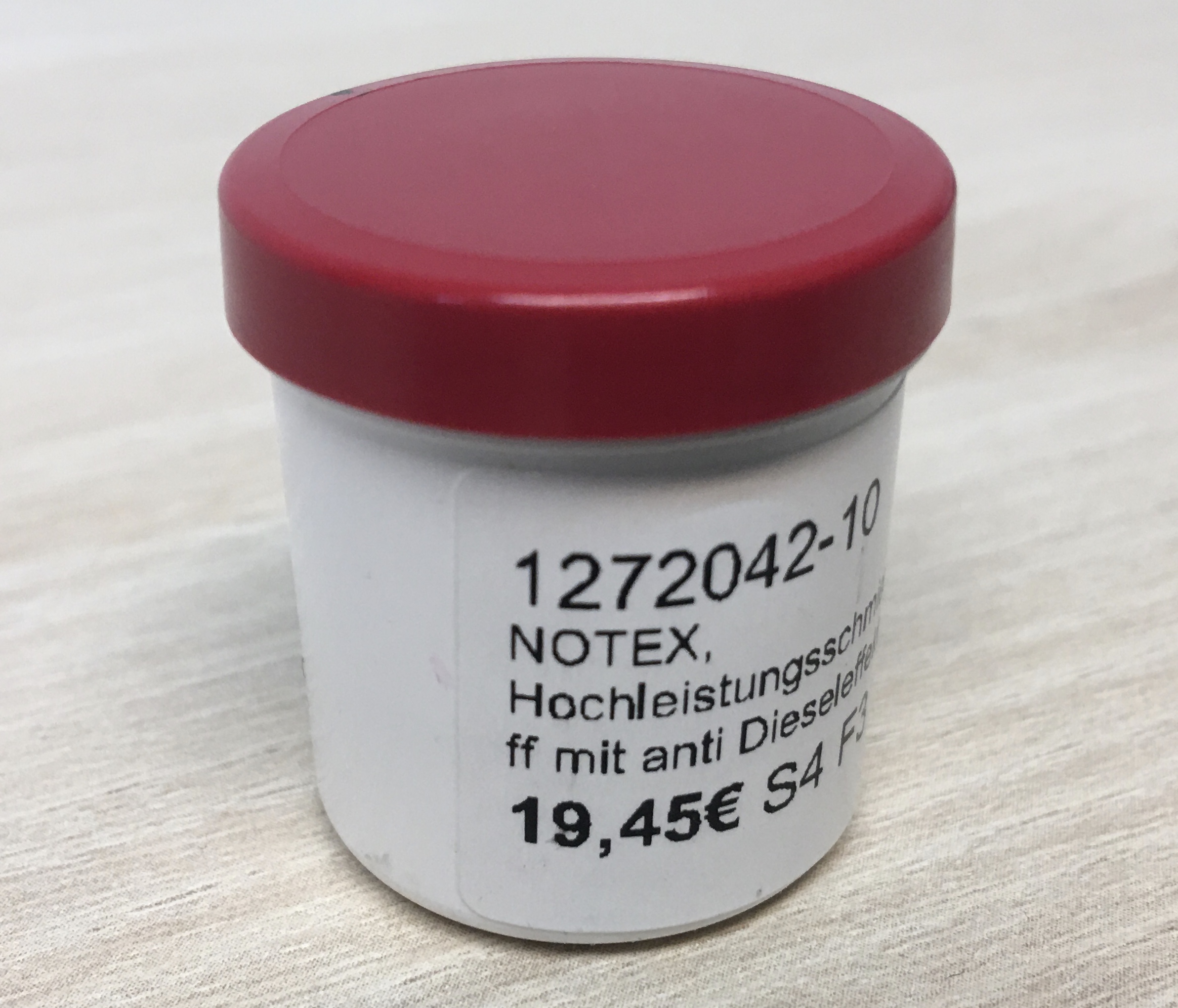 Empfehlung: Wird das Kolbensystem von Luftgewehren anstelle von Fett oder l mit diesem Hochleistungsschmierstoff mit anti Diesel Komponente behandelt, so wird der Dieseleffekt weitestgehend vermieden. <a href=1272042-10.htm> Der Schmierstoff heit NOTEX</a> und hat die Bestellnummer 1272042-10