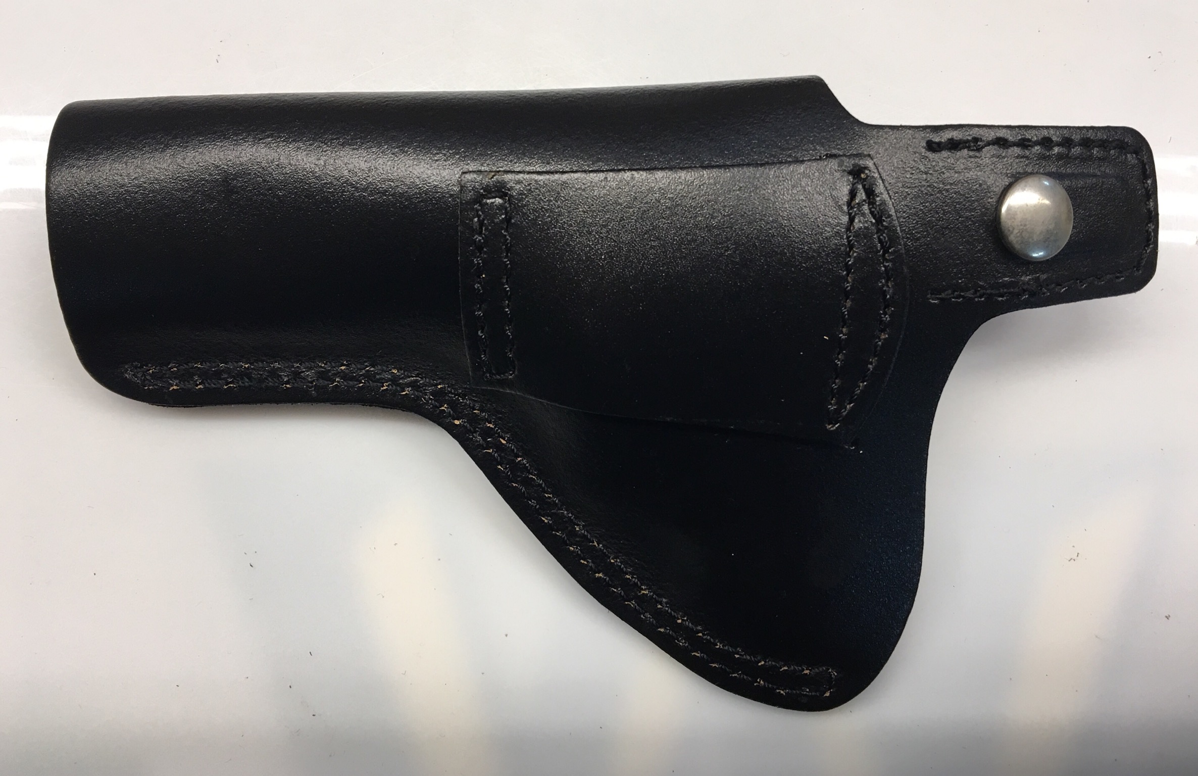 Gürtelholster für Revolver 4 Zoll aus schwarzem Leder