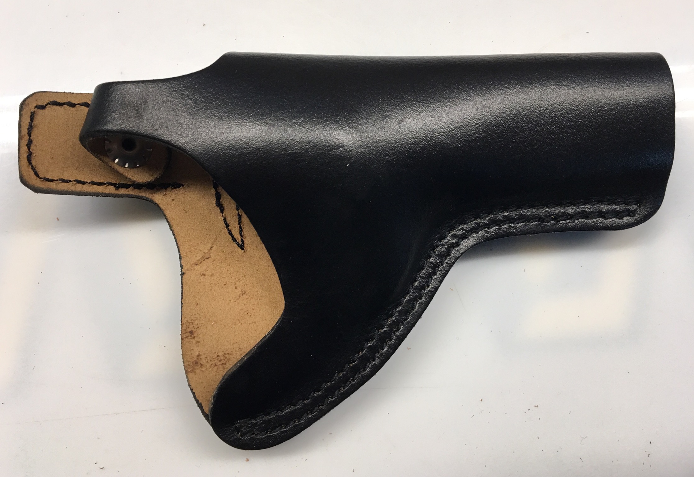 Gürtelholster für Revolver 4 Zoll aus schwarzem Leder
