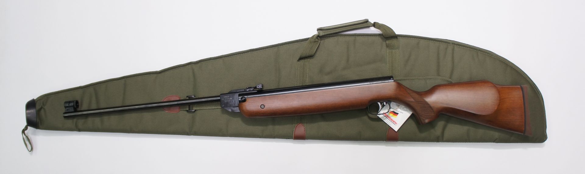 Anwendungsbeispiel der Gewehrtasche mit groem Luftgewehr HW 80