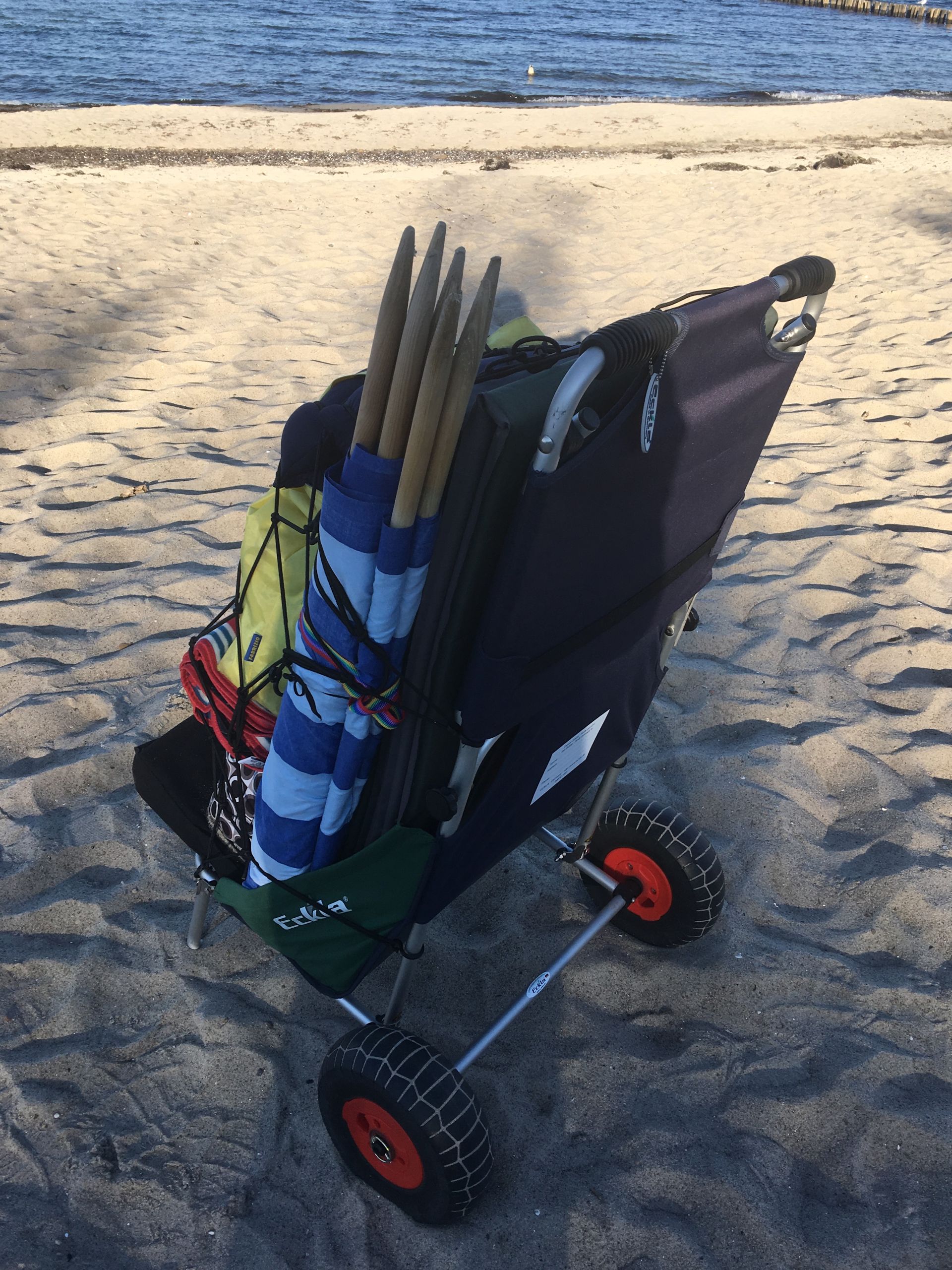 Lieferung mit ECKLA Gepcknetz fr den sicheren Transport Ihrer Strandausrstung oder anderer Dinge