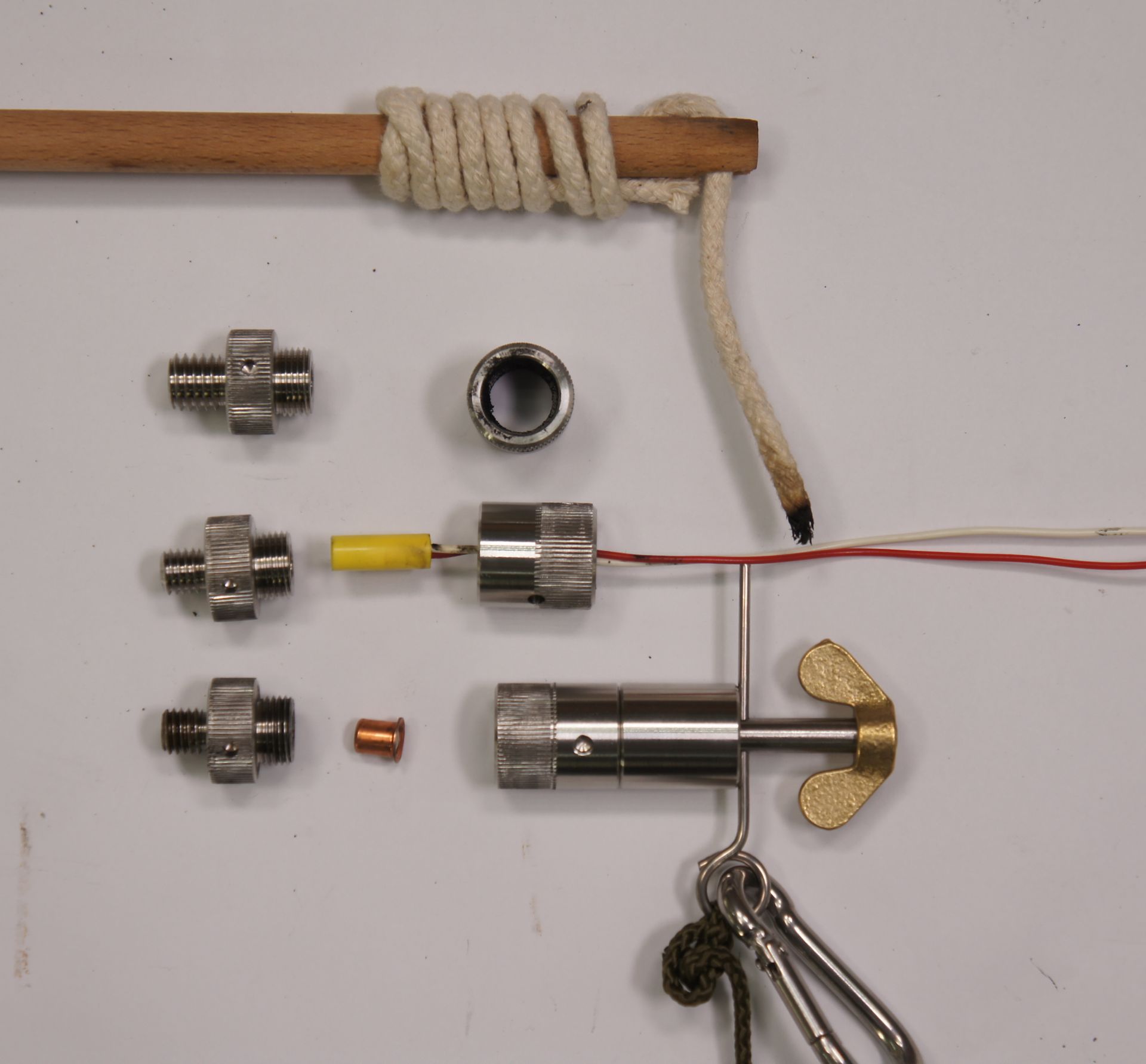 Das Zündsystem ist modular und kann mit Zubehör für alle Zündvarianten eingesetzt werden. Das Zündsystem ist modular und kann mit Zubehör für alle Zündvarianten eingesetzt werden.