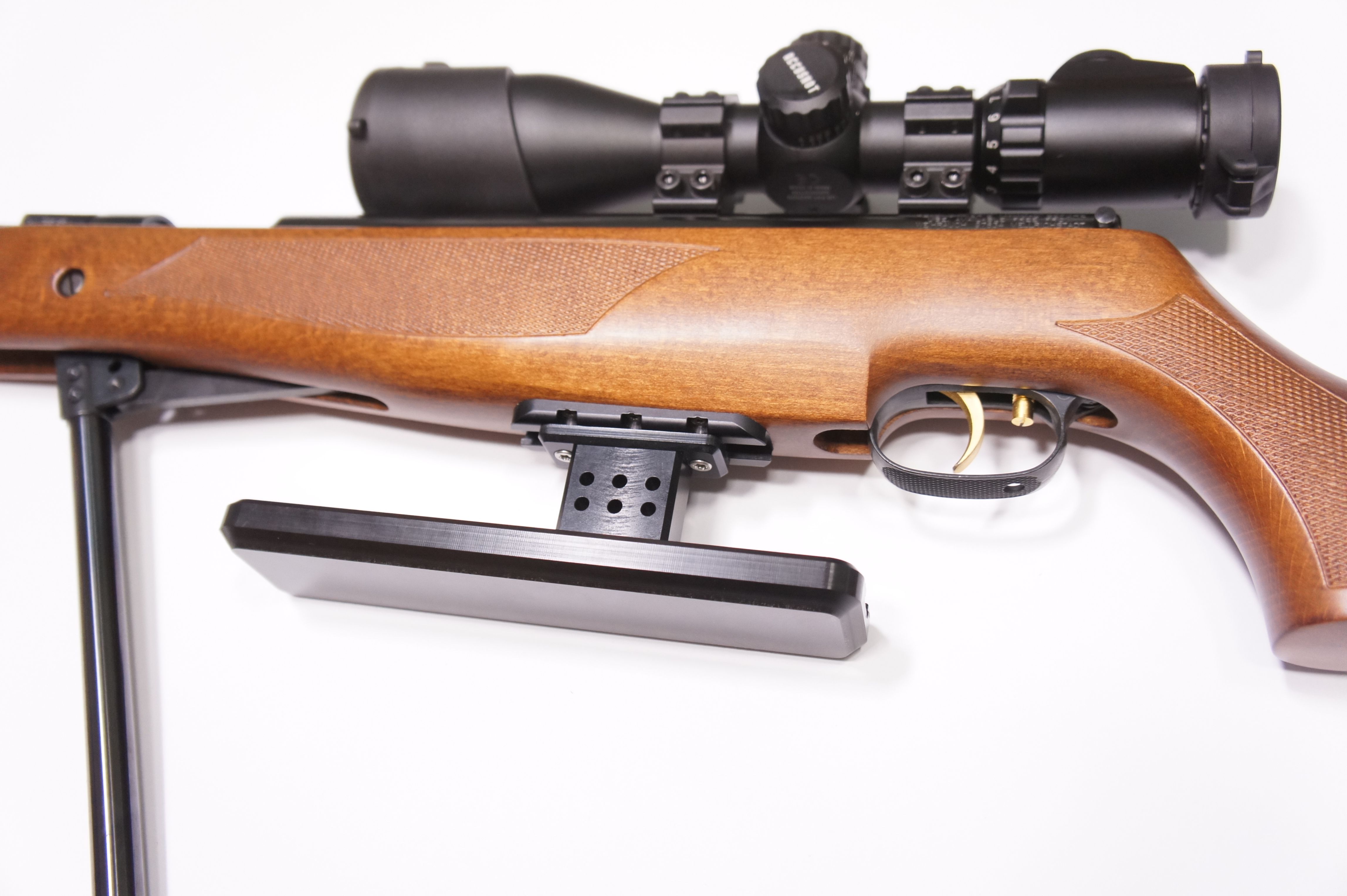 Montagebeispiel vom Schiffchen mit Vorderschafterhöhung am Luftgewehr HW 77 