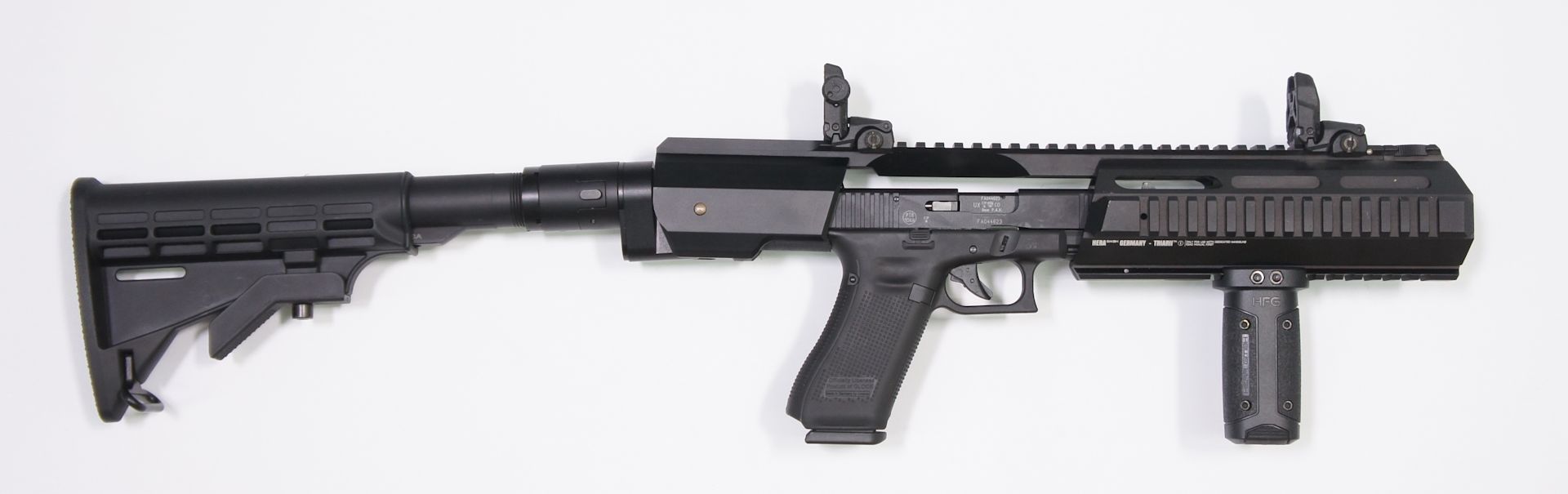 Montagebeispiel vom HERA Arms Anschlagschaft mit Glock 17 Gen. 5, Visierung und Klappschaftadapter