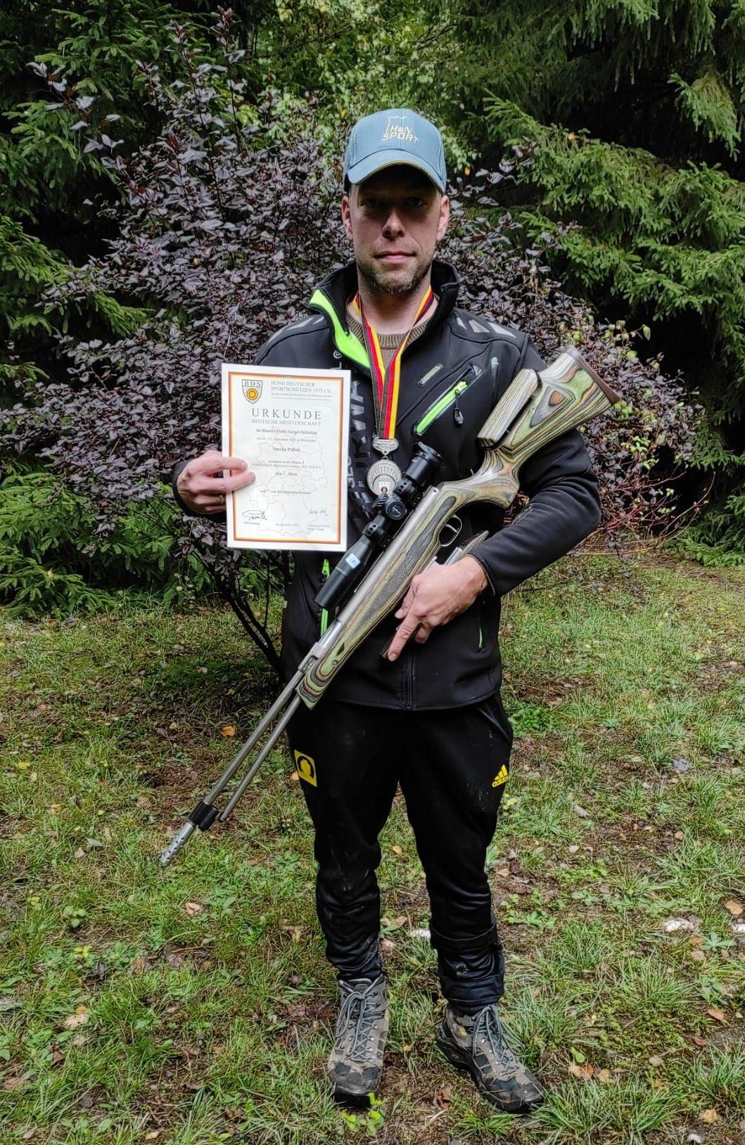 Deutsche Meisterschaft Hunter FT in Wiesbaden, Schtze Sascha Pallak, 2. Platz mit so einem Tuningkit im HW 77 K sd  (Schlottmann Edition)