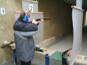 praktische Waffensachkundeprüfung für Sportschützen und Berufs- Waffenräger